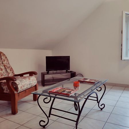 Au Bord Du Foron Apartment Scionzier Bagian luar foto